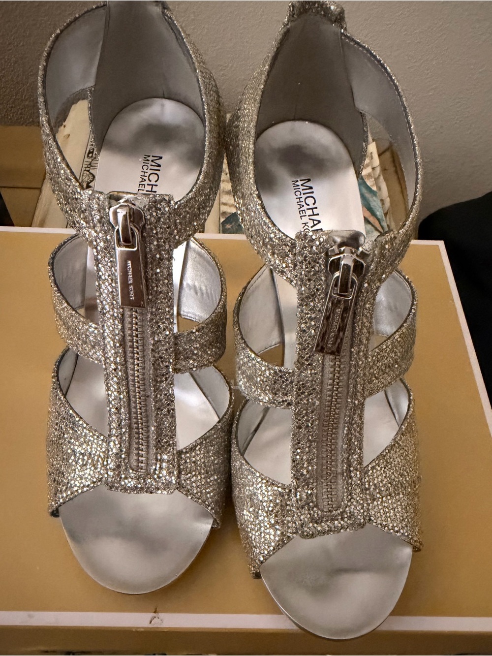 BRAND NEW! NEVER WORN